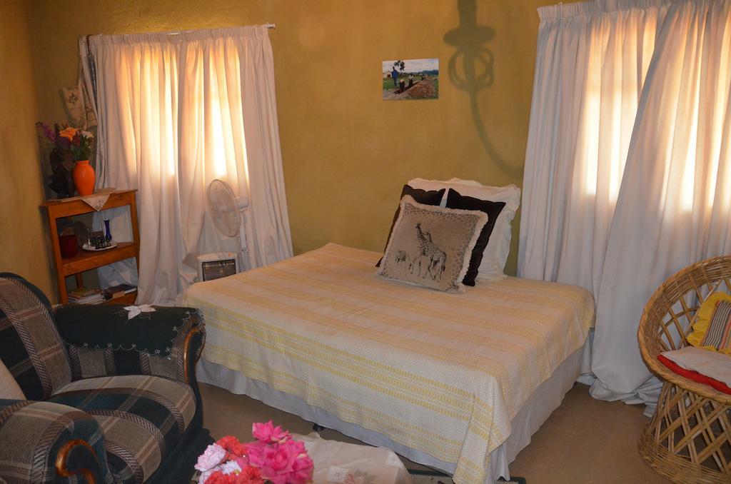 Bama Lodge Rietfontein Rum bild
